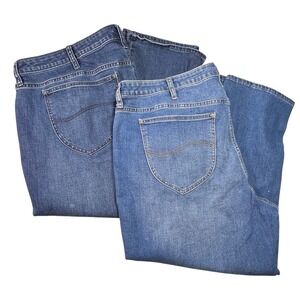 2 Pairs Lee Riders Women Midrise Capri Jeans Blue Denim Size 22M Beachy Casual